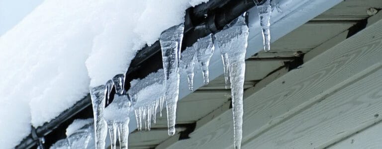 Ice Dam removal, winter roof repair, and Roof Snow Shovelling in Orangeville